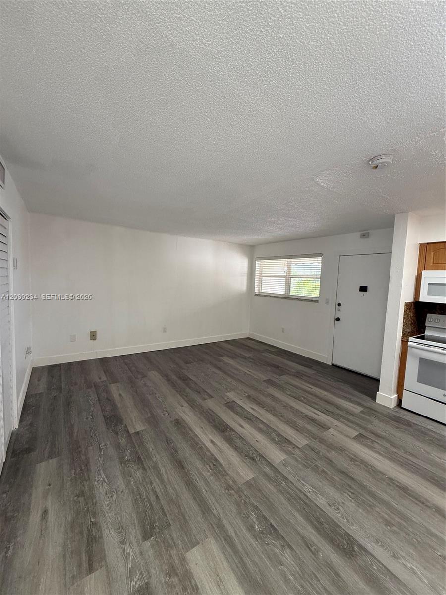 2385 NW 11th St # C31 — Photo 4