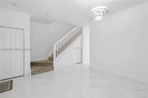 957 NE 211th St — Photo 3