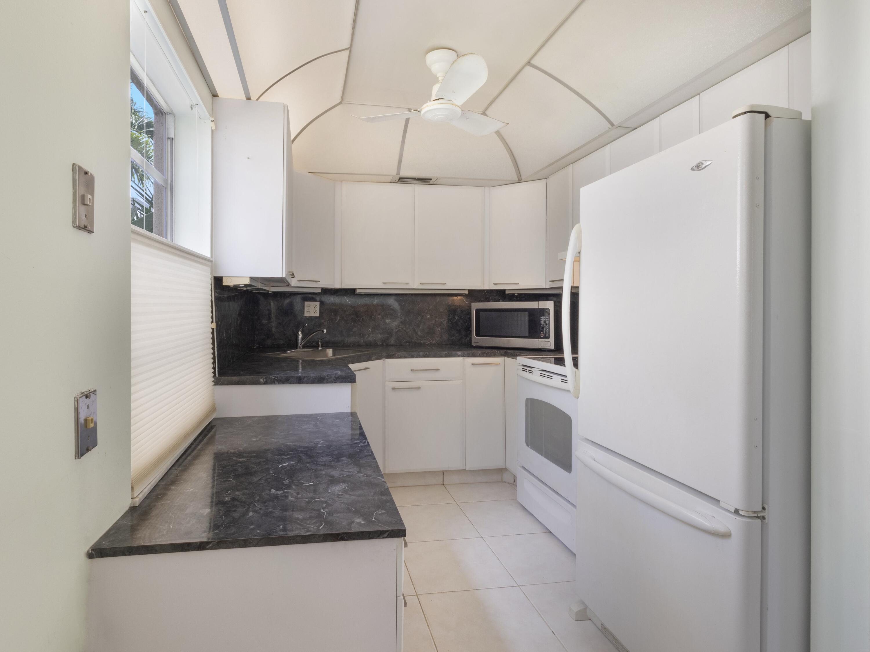 405 Burgundy I, Delray Beach FL 33484