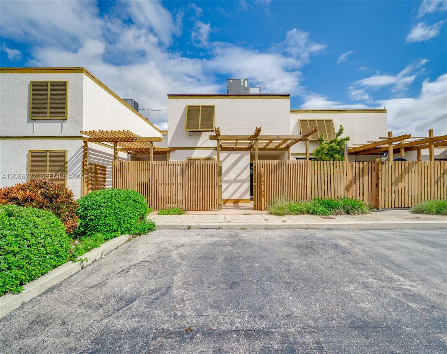 13163 SW 11th Lane Cir # 13163, Miami FL 33184