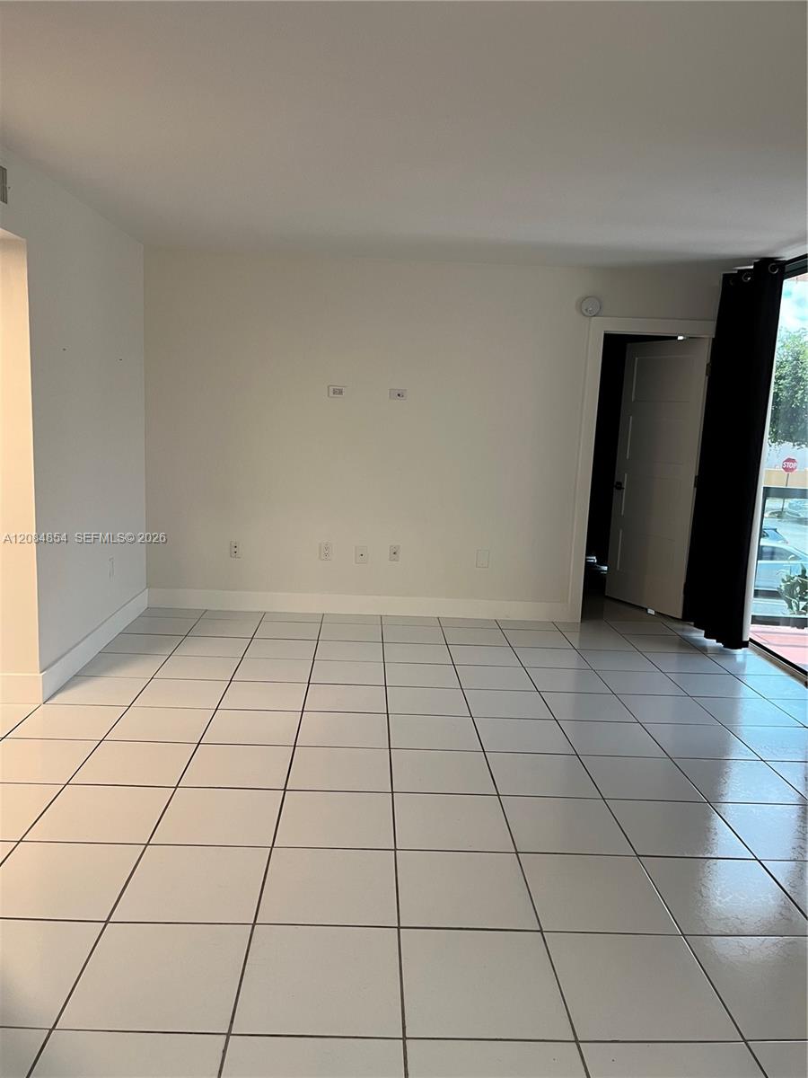 2075 SW 122nd Ave # 216 — Photo 3
