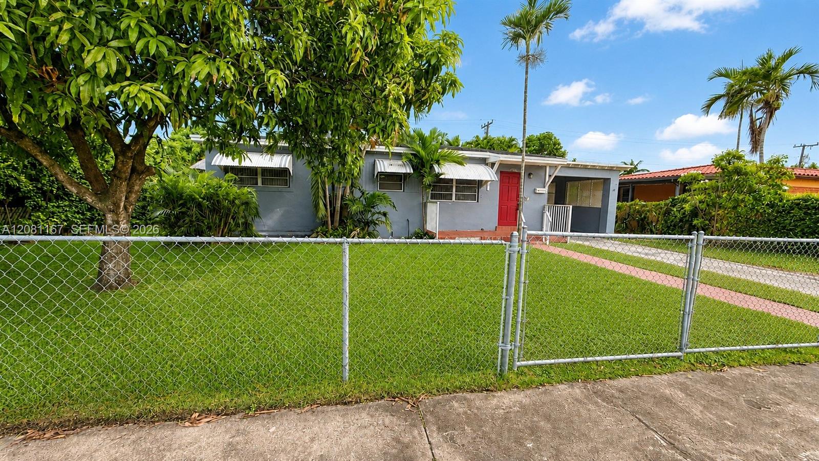 7800 SW 34th Ter — Photo 3