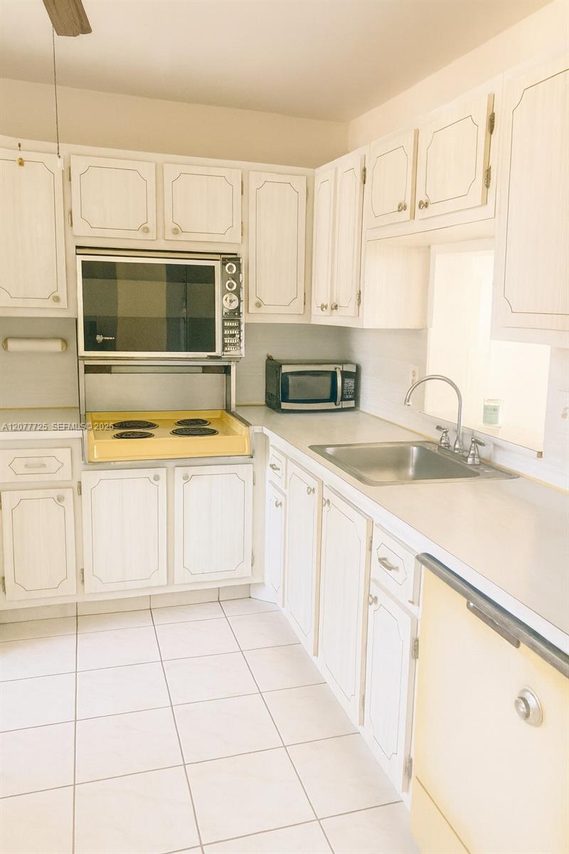 610 NE 12th Ave # 308 — Photo 4