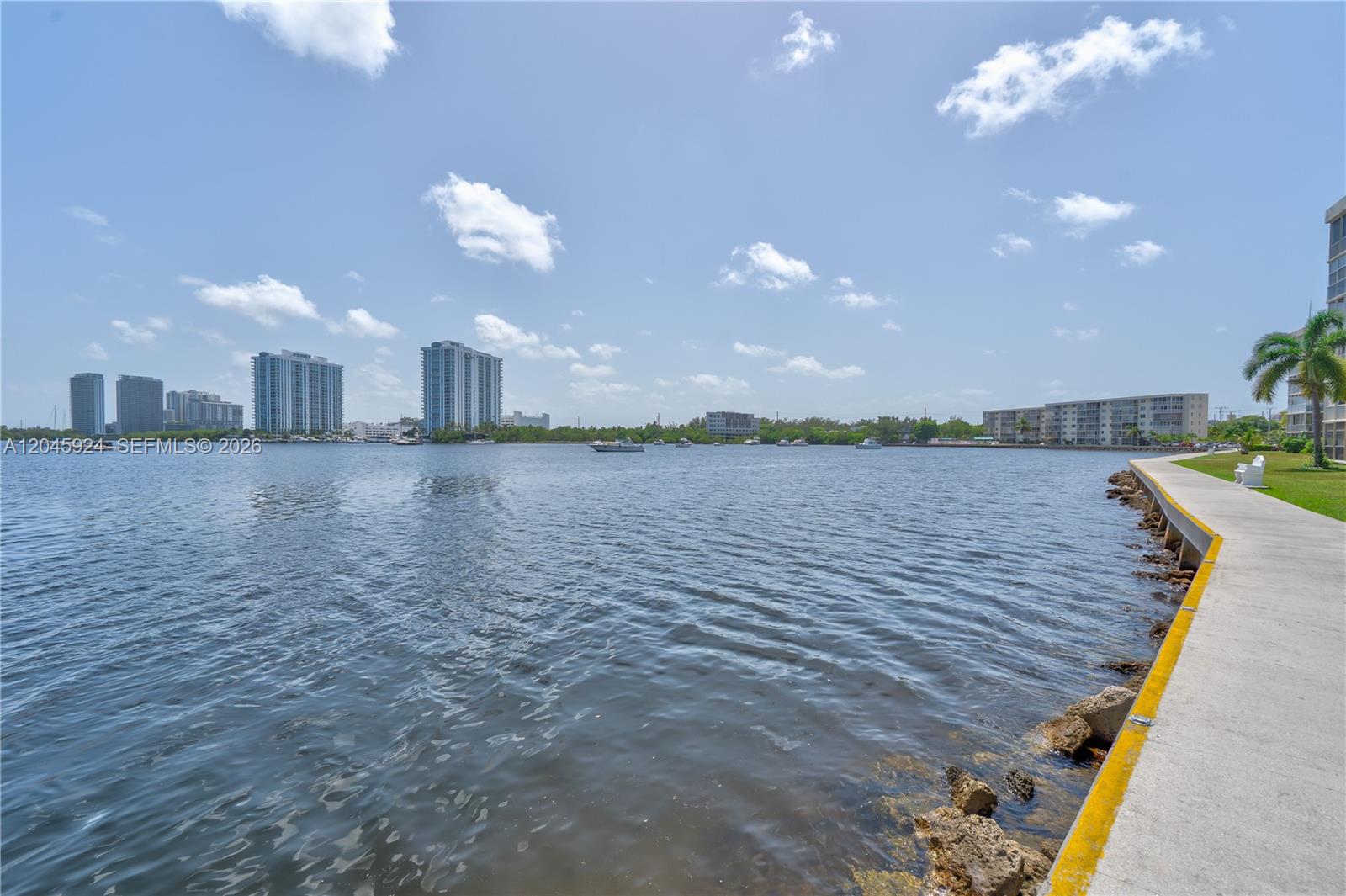 3000 Marcos Dr # P612, Aventura FL 33160