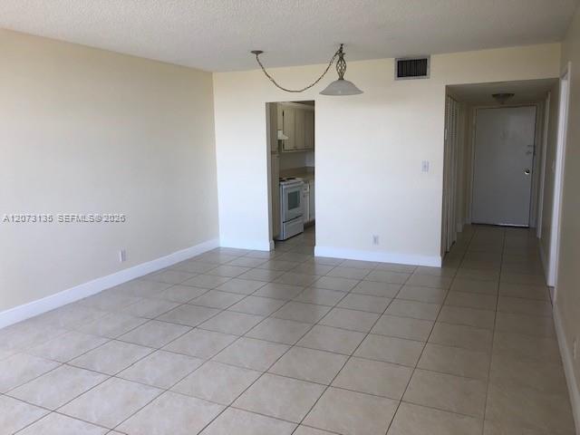 2025 NE 164th St # 801 — Photo 3