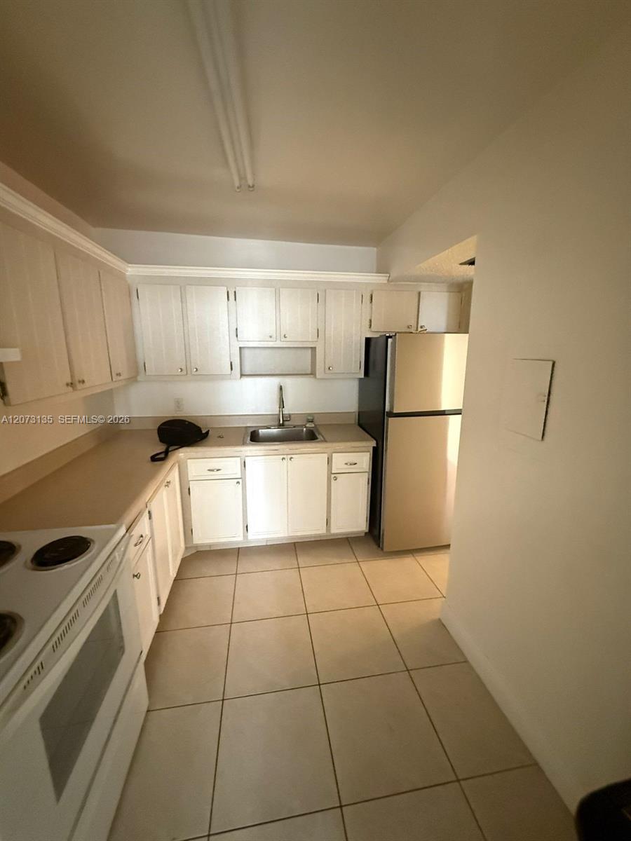 2025 NE 164th St # 801 — Photo 5