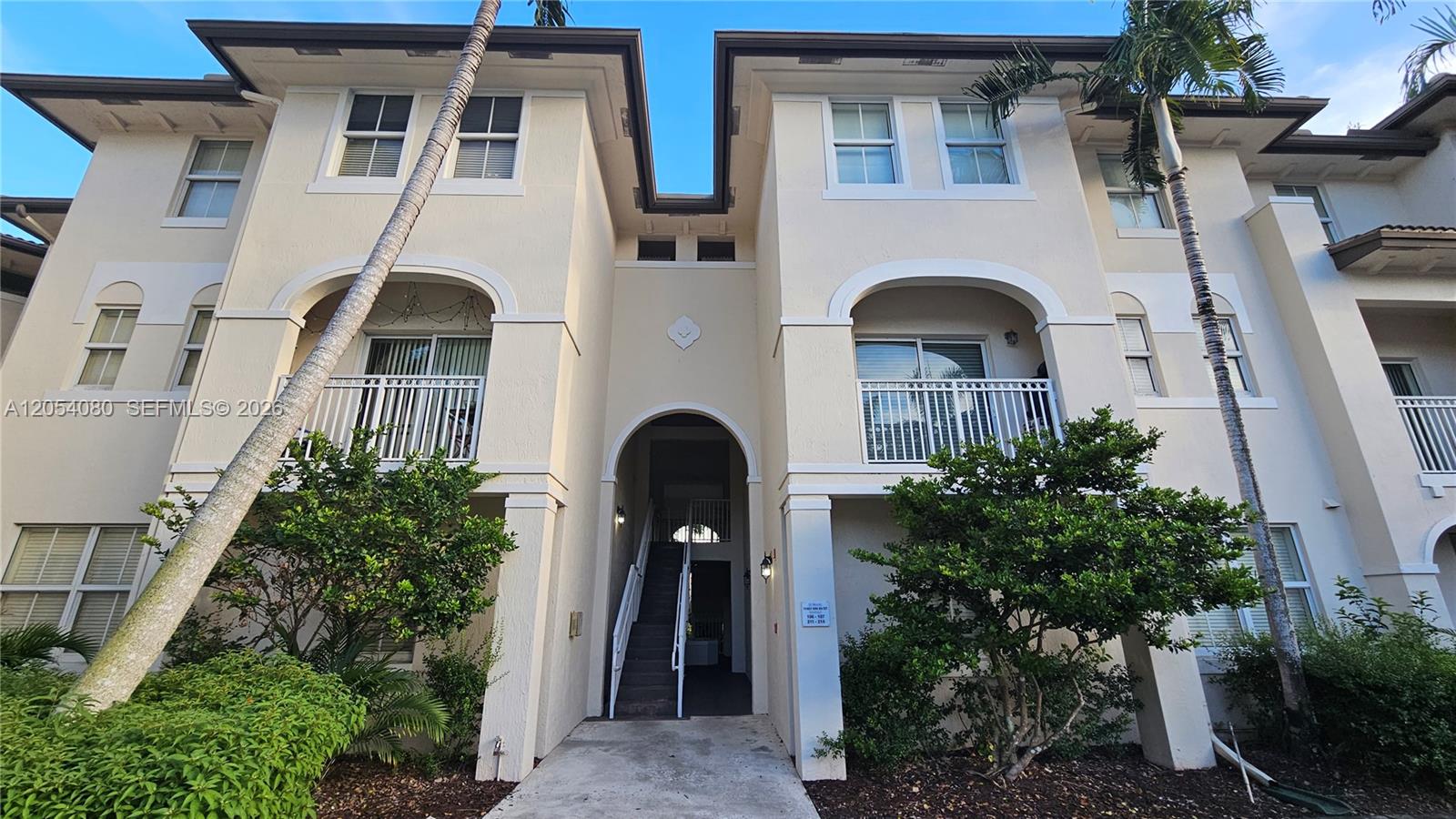 11401 NW 89th St # 214, Doral FL 33178