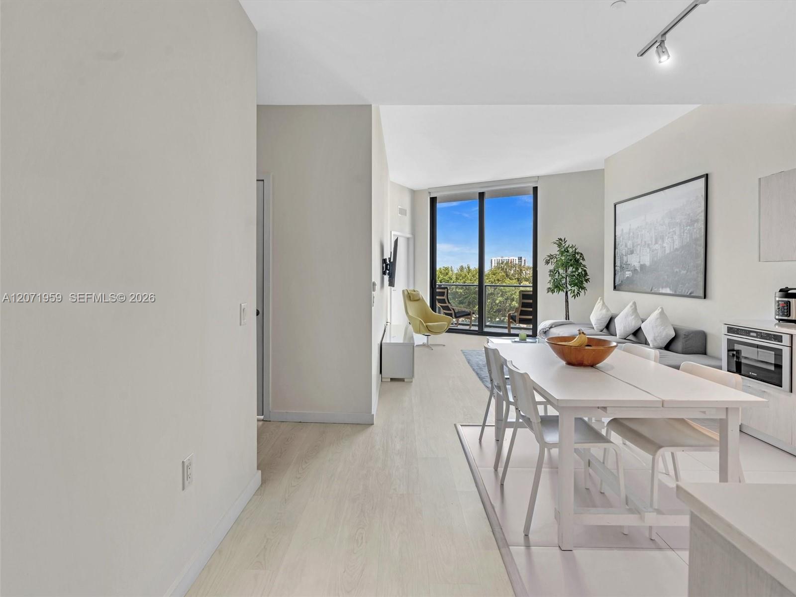 501 NE 31st St # 310 — Photo 4