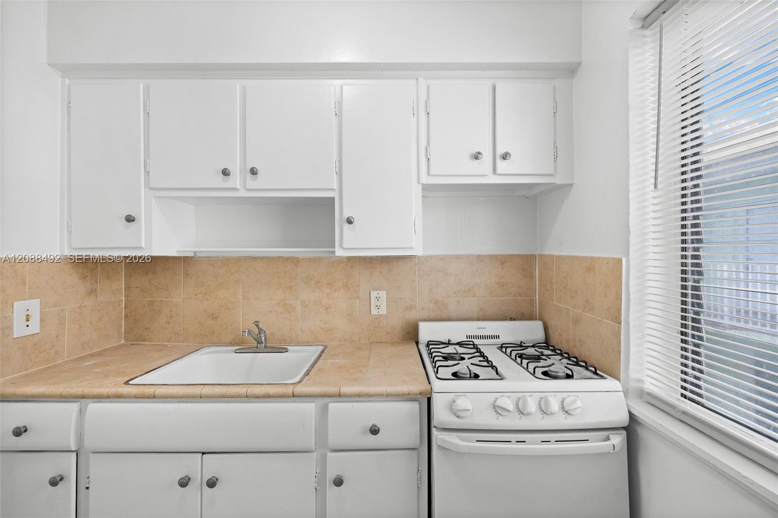 7721 Dickens Ave # 6 — Photo 3