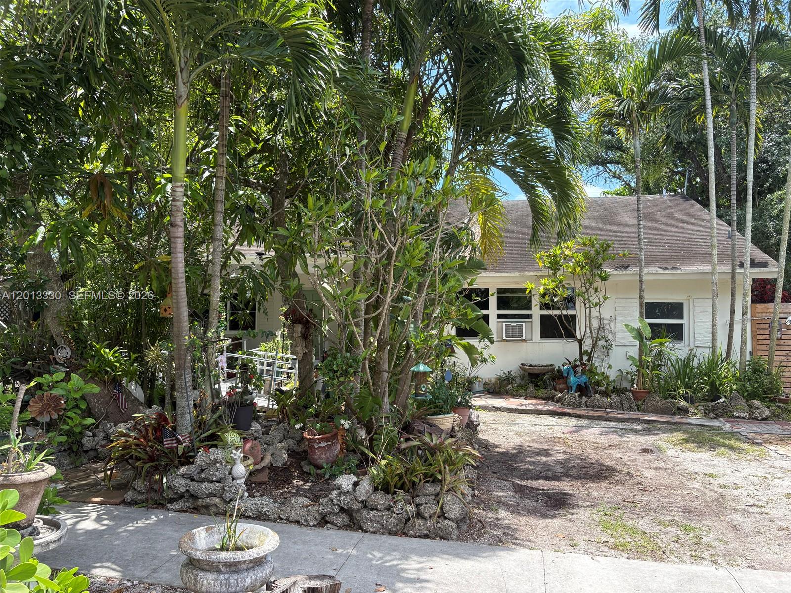 5930 SW 44th Ter — Photo 3