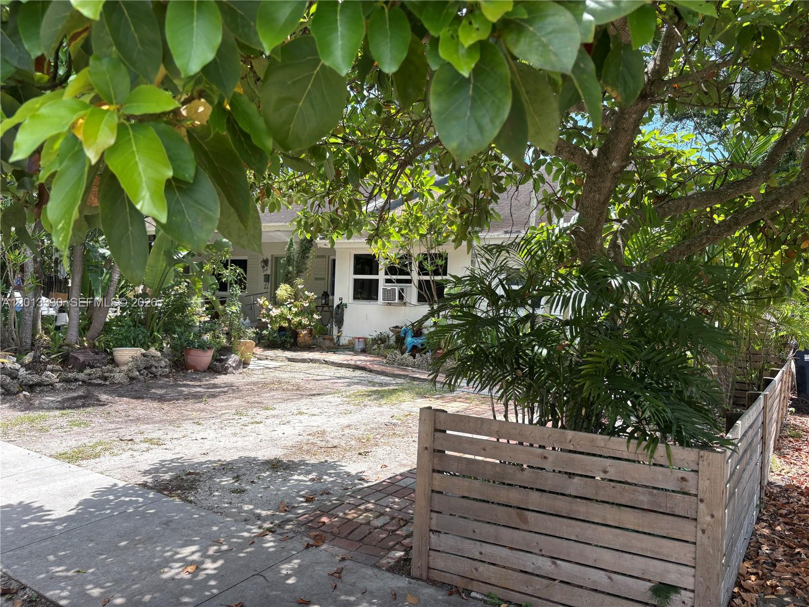 5930 SW 44th Ter — Photo 4