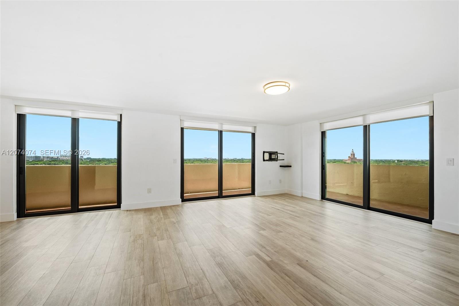600 Biltmore Way # 1214 — Photo 4