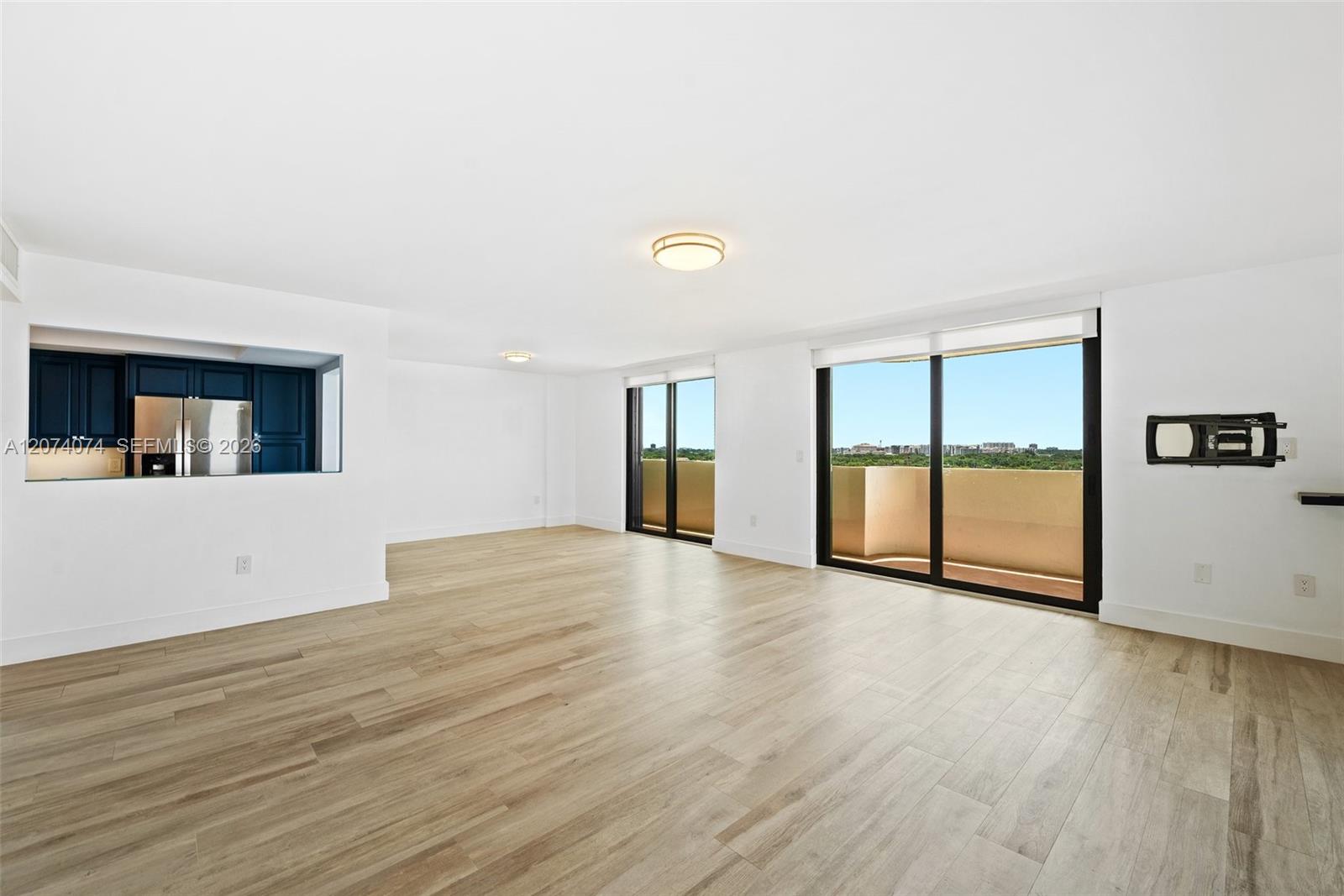 600 Biltmore Way # 1214 — Photo 5