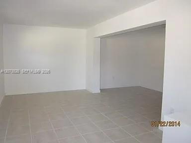 2410 NW 34th St # 2 — Photo 2