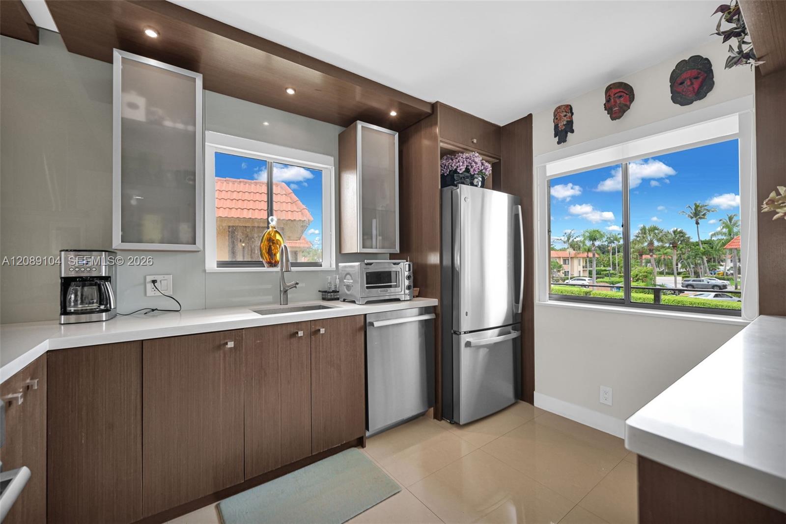 374 Lakeview Dr # 204 — Photo 4