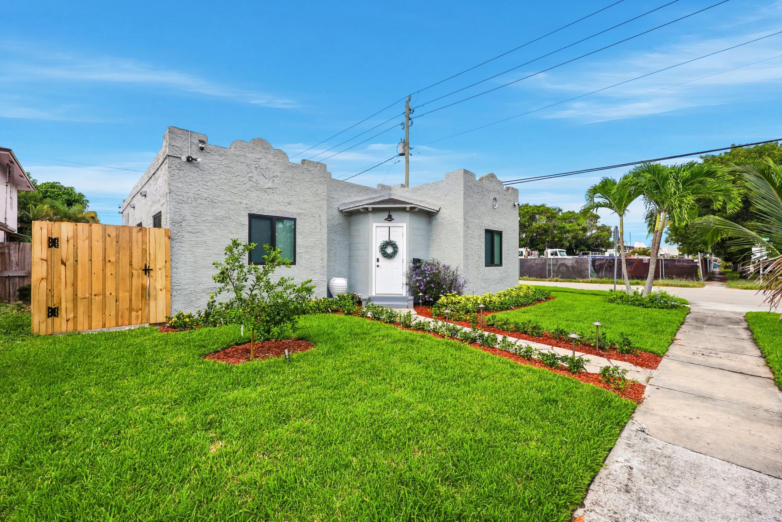 424 Putnam Road, West Palm Beach FL 33405