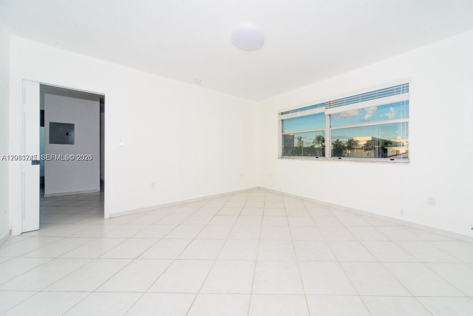 7725 CARLYLE AVE # 7 — Photo 5