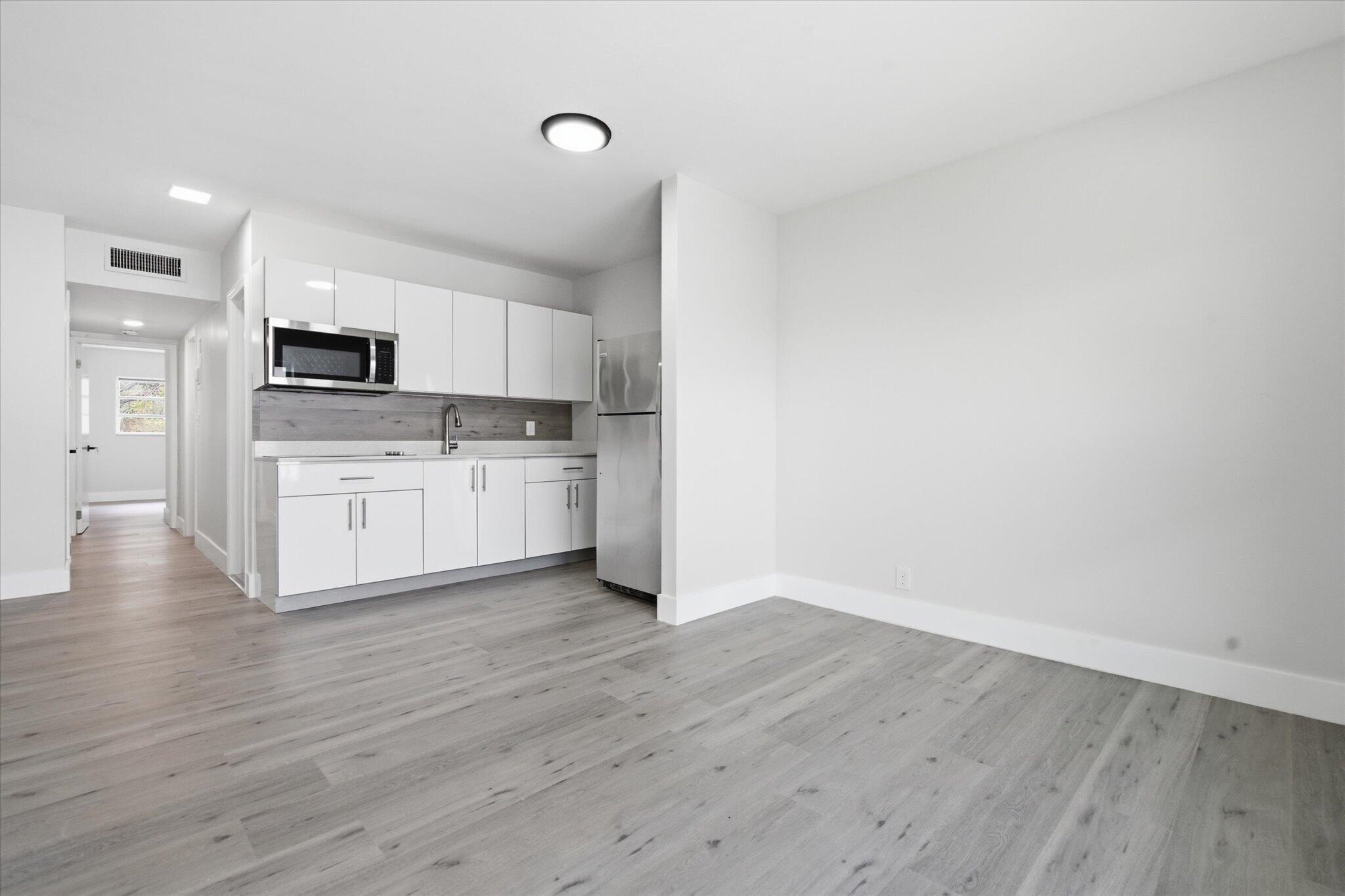 1638 PLUNKETT Street # 11 — Photo 2