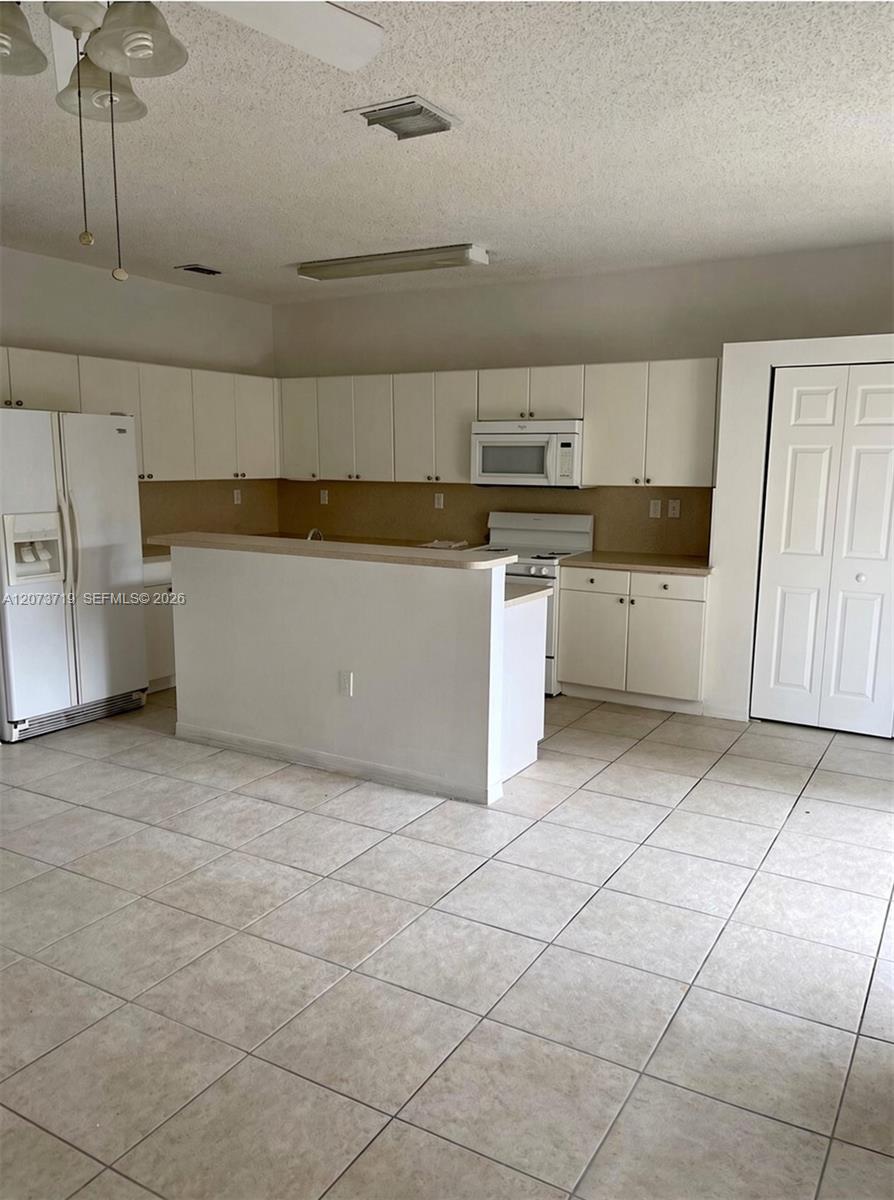 2357 SE 23rd Dr # 2357 — Photo 3