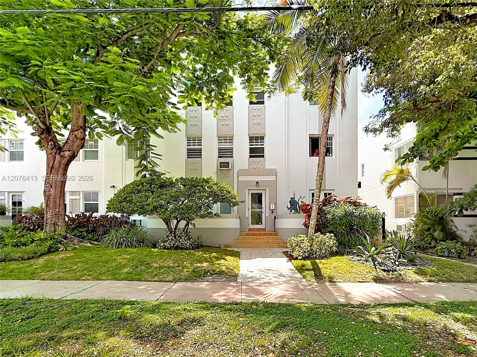 2463 Pine Tree Dr # 3, Miami Beach FL 33140