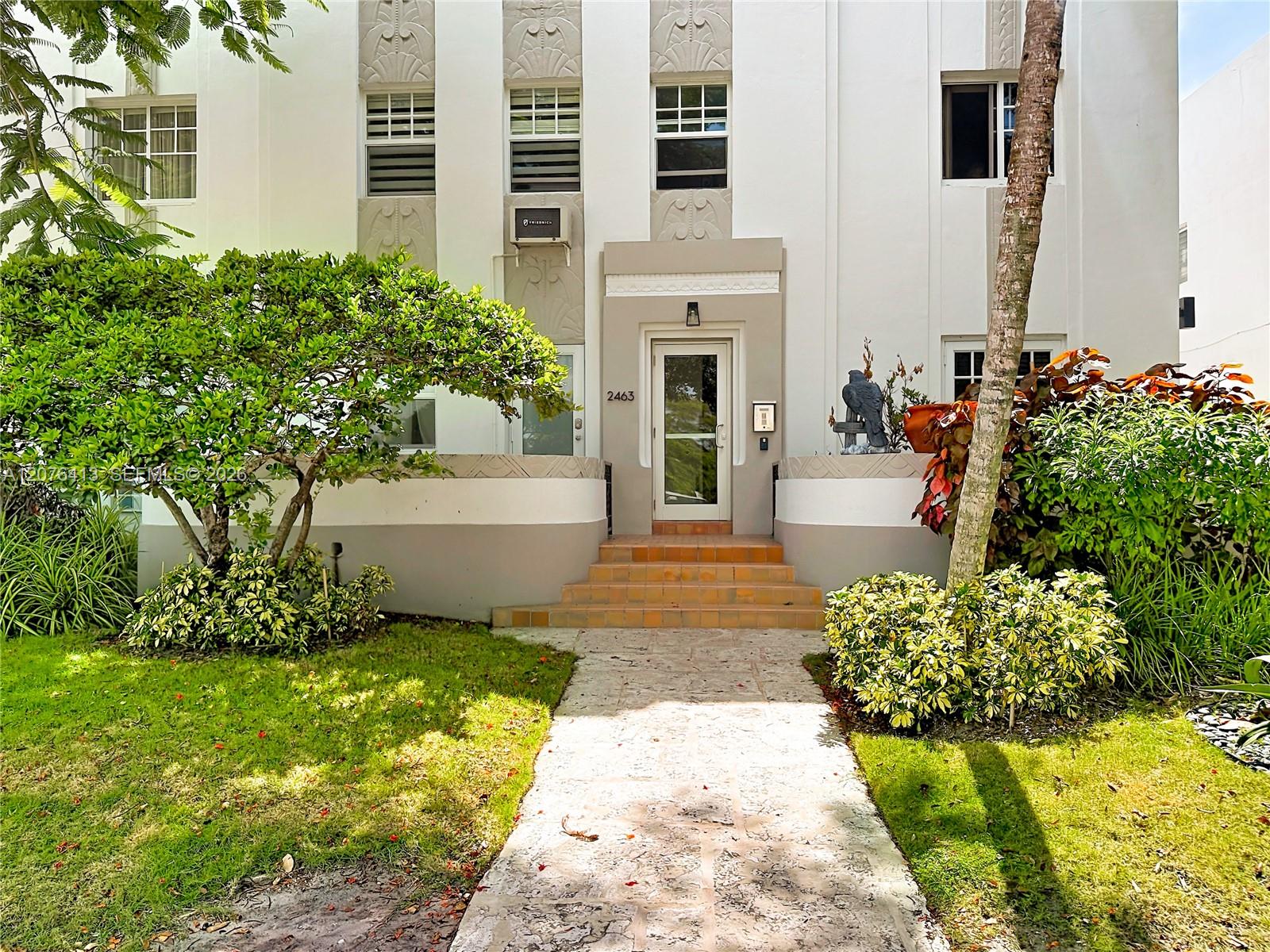 2463 Pine Tree Dr # 3 — Photo 2