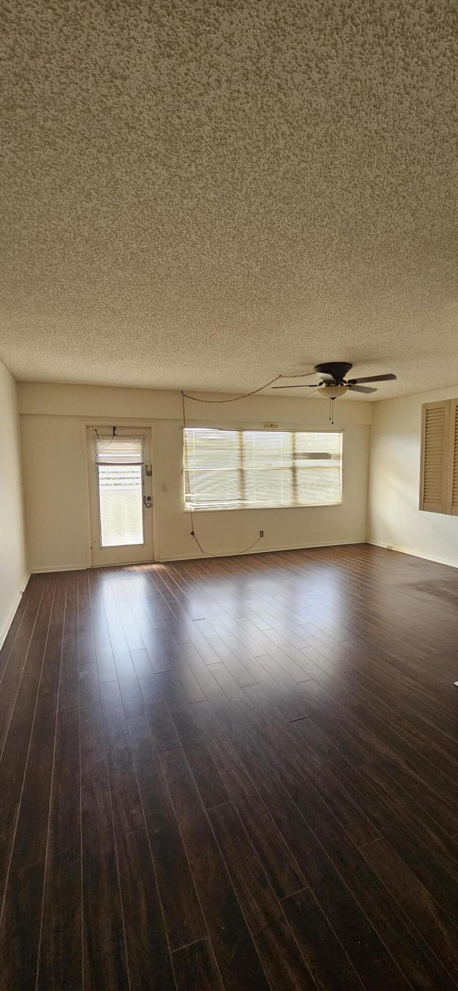 198 E Preston Way # 198 — Photo 3