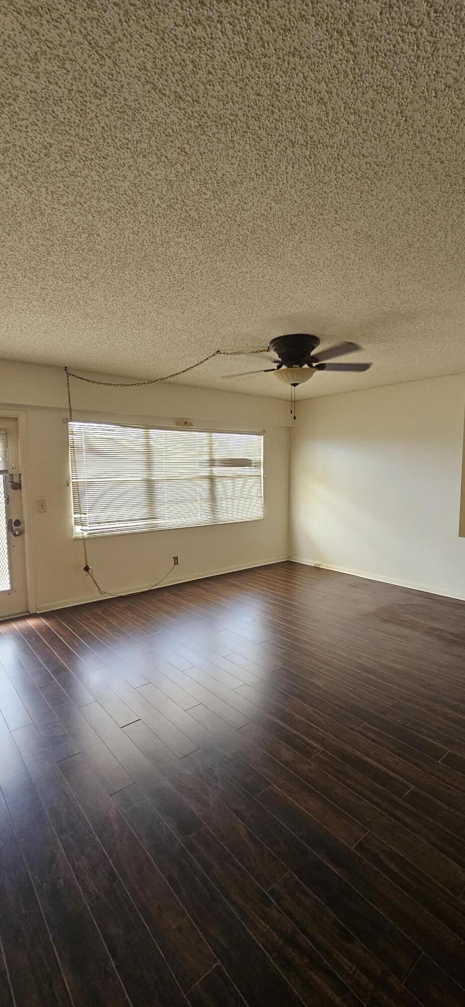 198 E Preston Way # 198 — Photo 4