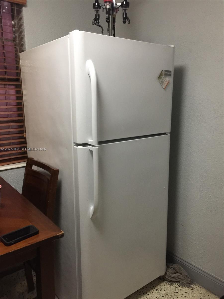 1800 NW 19 ST # 11 — Photo 3