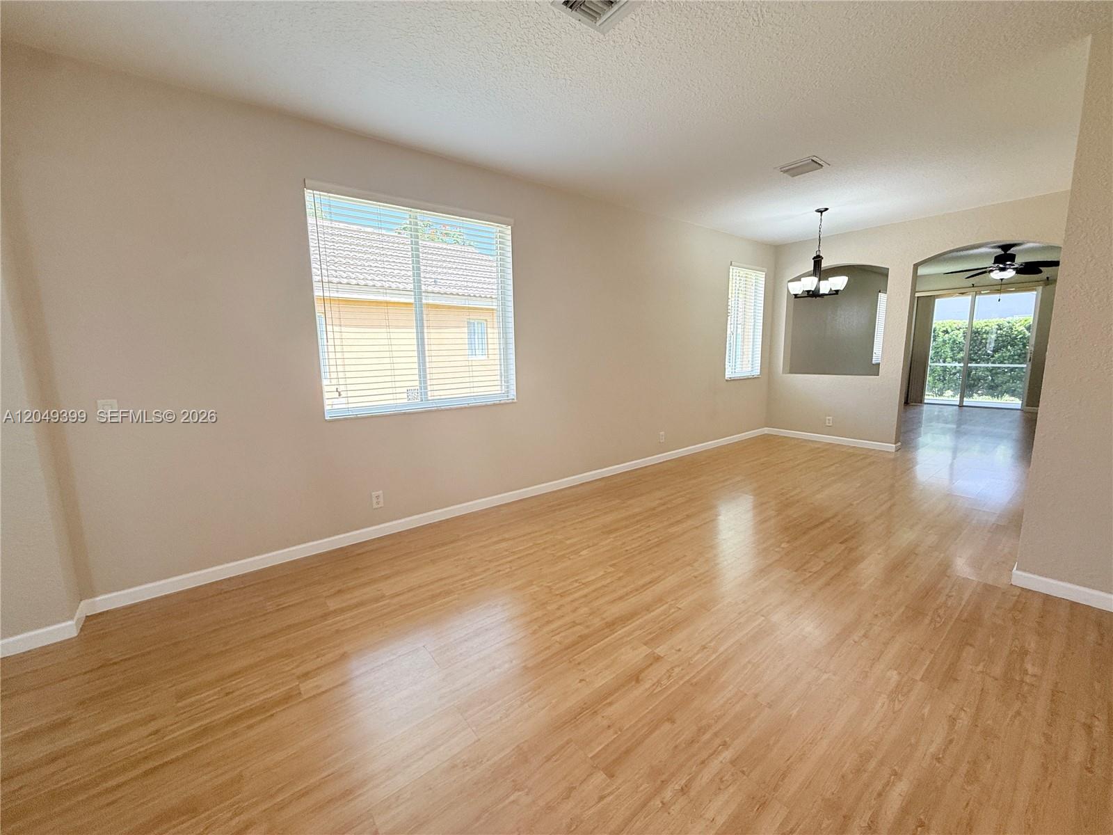 899 Phoenix Way — Photo 4