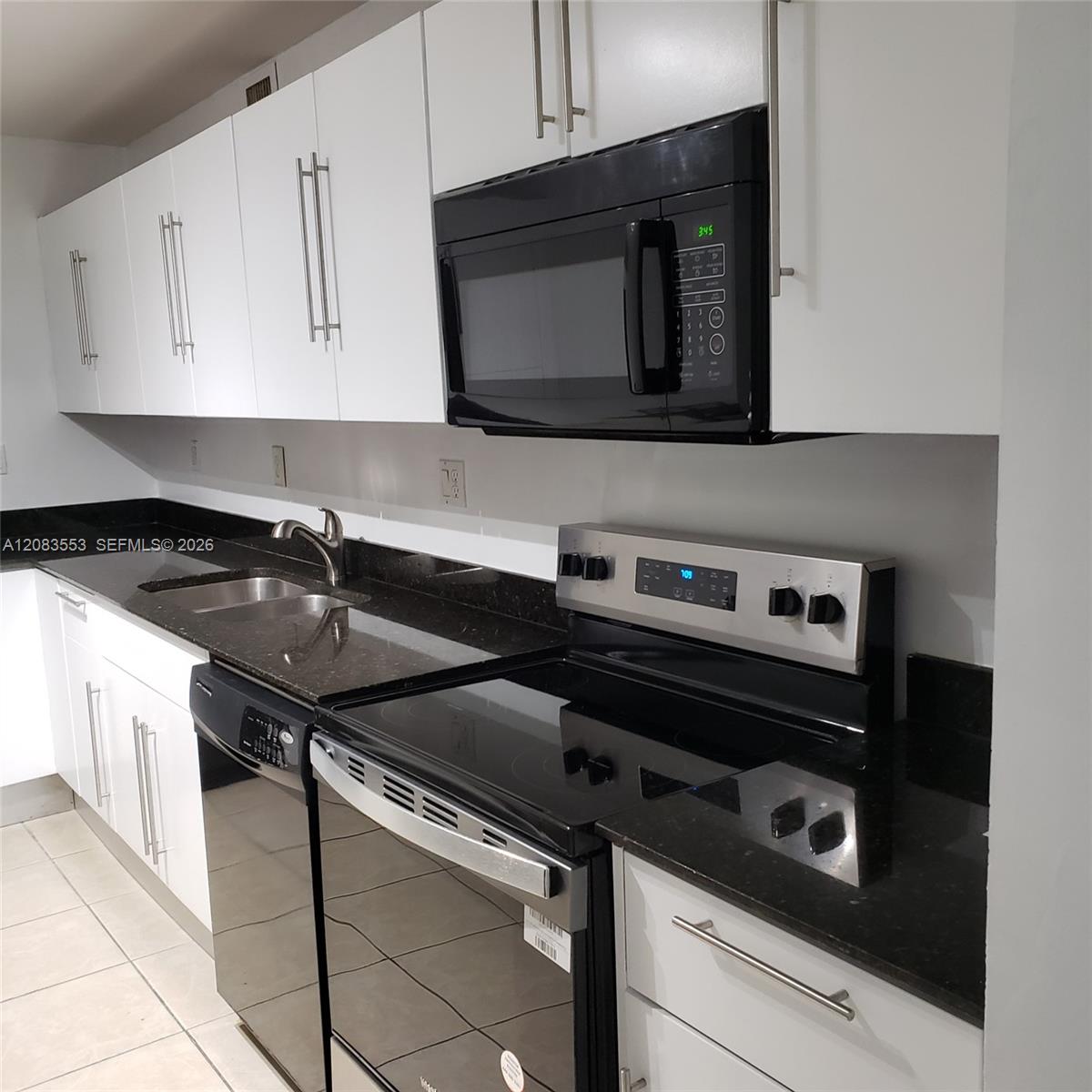 3001 S Ocean Dr # 527 — Photo 3