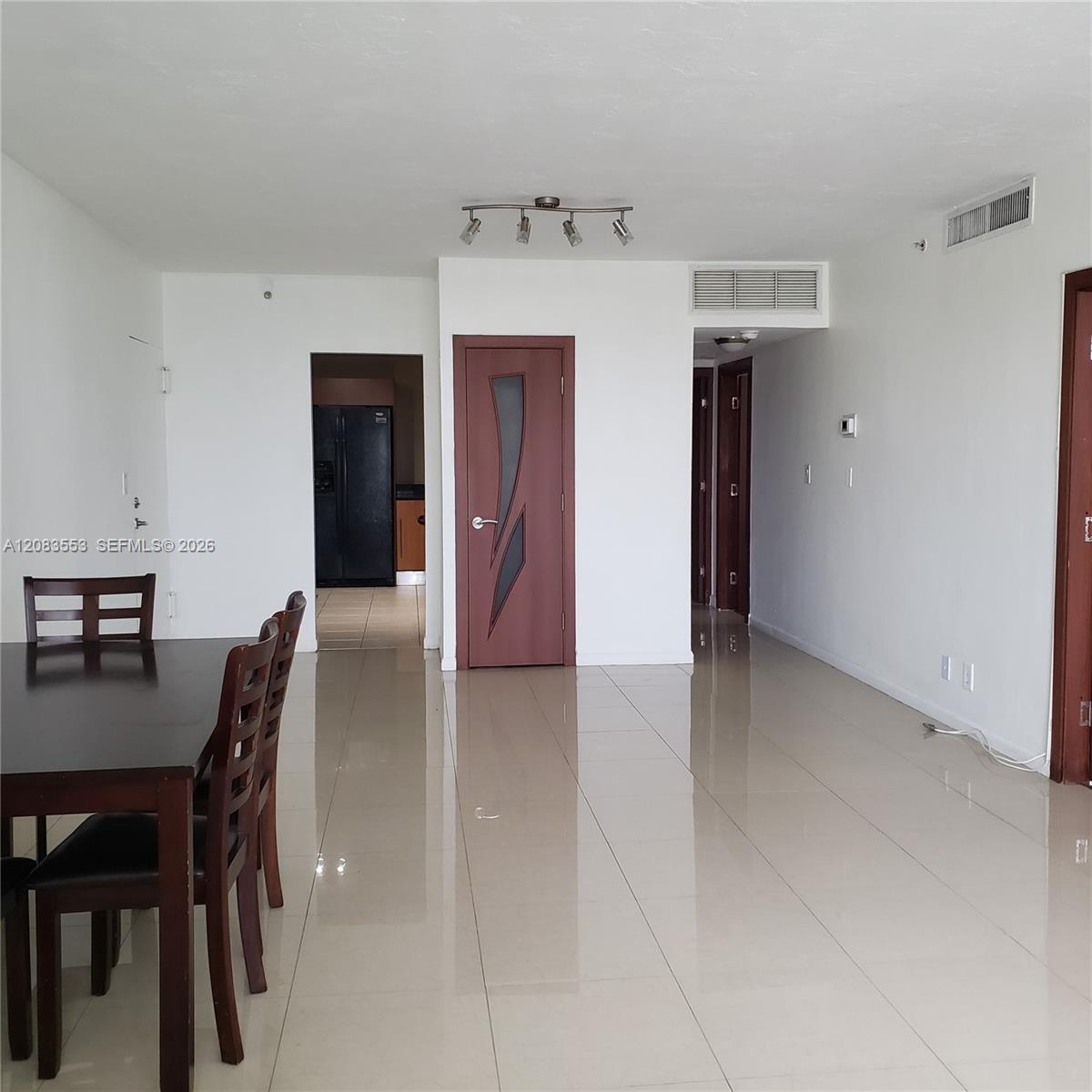 3001 S Ocean Dr # 527 — Photo 4