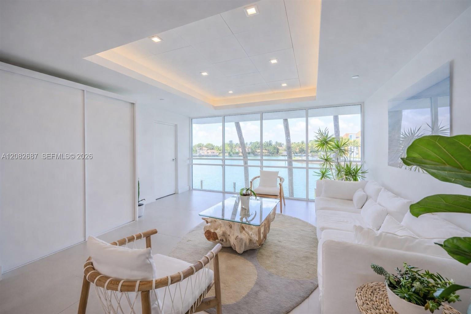 5900 Collins Ave # 1405 — Photo 3