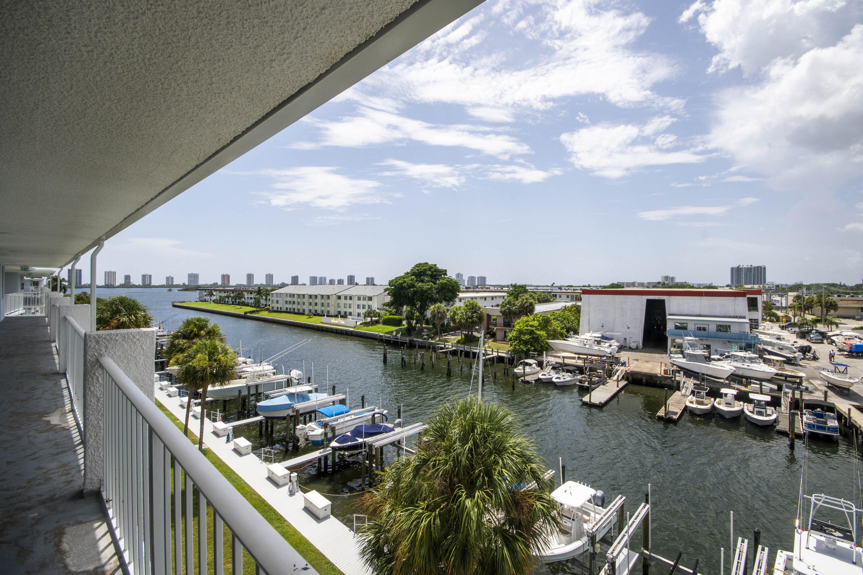 108 Paradise Harbour Boulevard # 514, North Palm Beach FL 33408