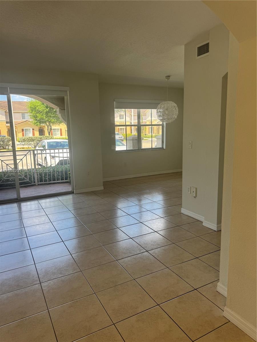 8826 W Flagler St # 102, Miami FL 33174