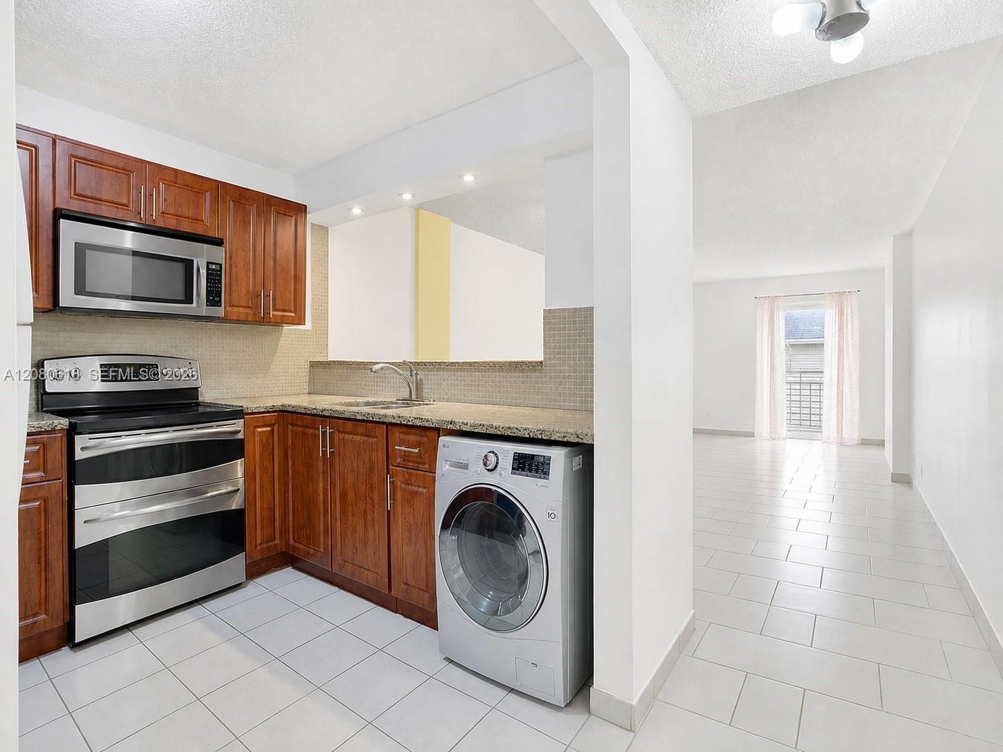 1850 W 56th St # 2305 — Photo 5