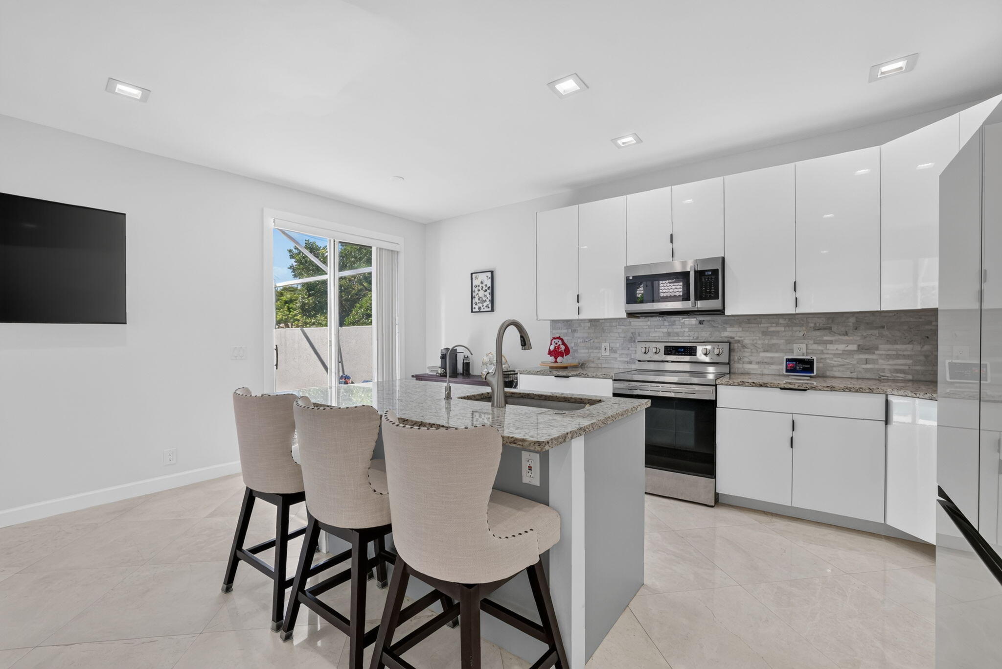 5040 HERON Place — Photo 4