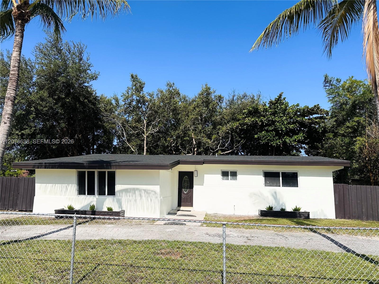 17521 NE 4th Ave, Miami FL 33162