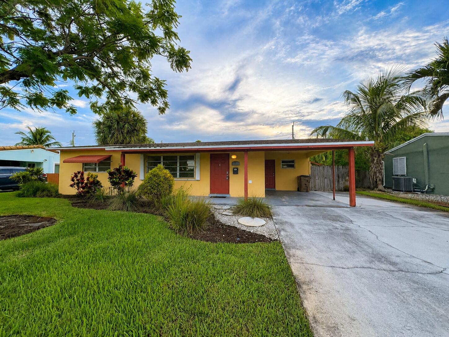 1401 S DEERFIELD Avenue, Deerfield Beach FL 33441