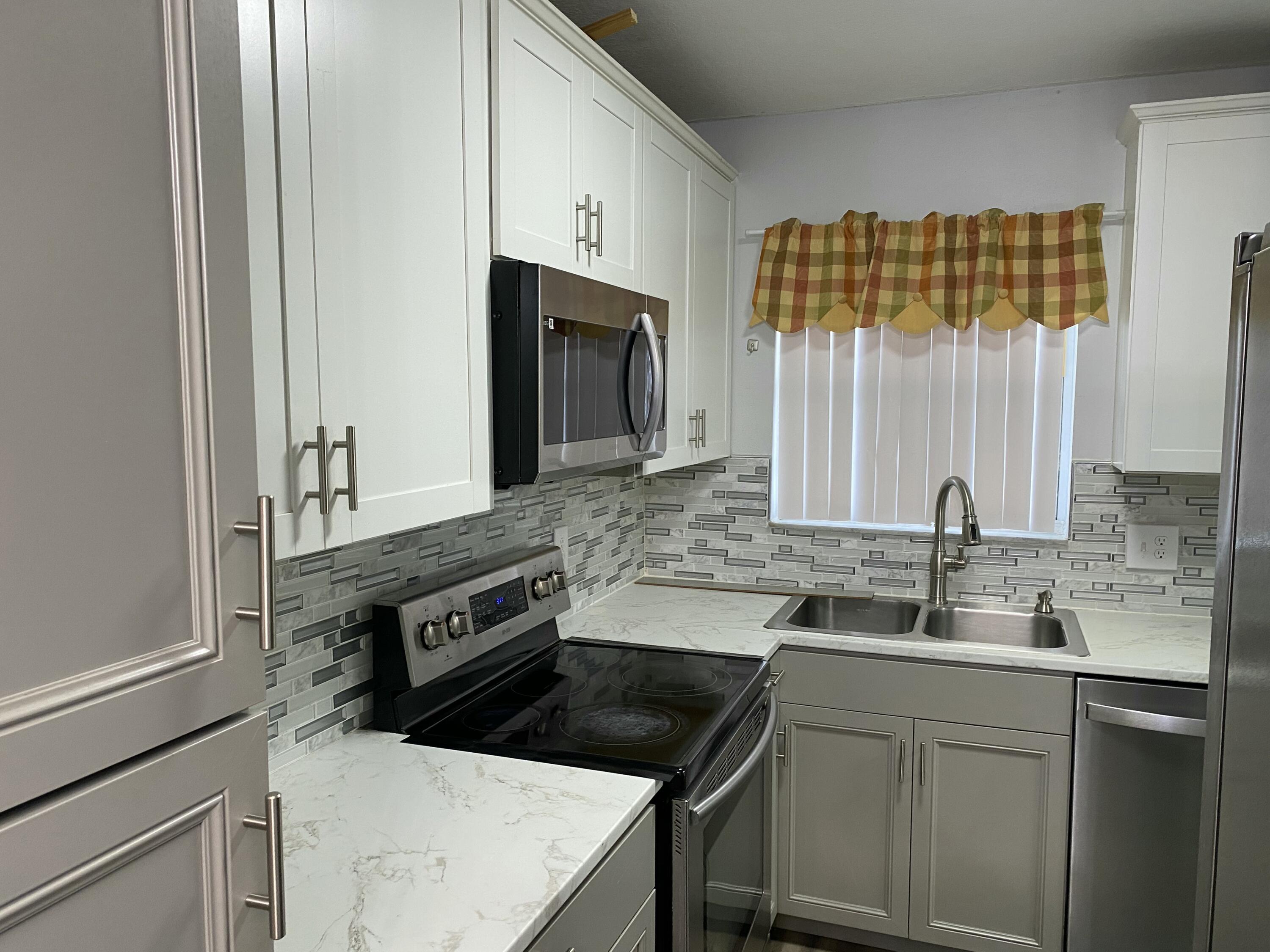 6890 Royal Palm Boulevard # 209h — Photo 2