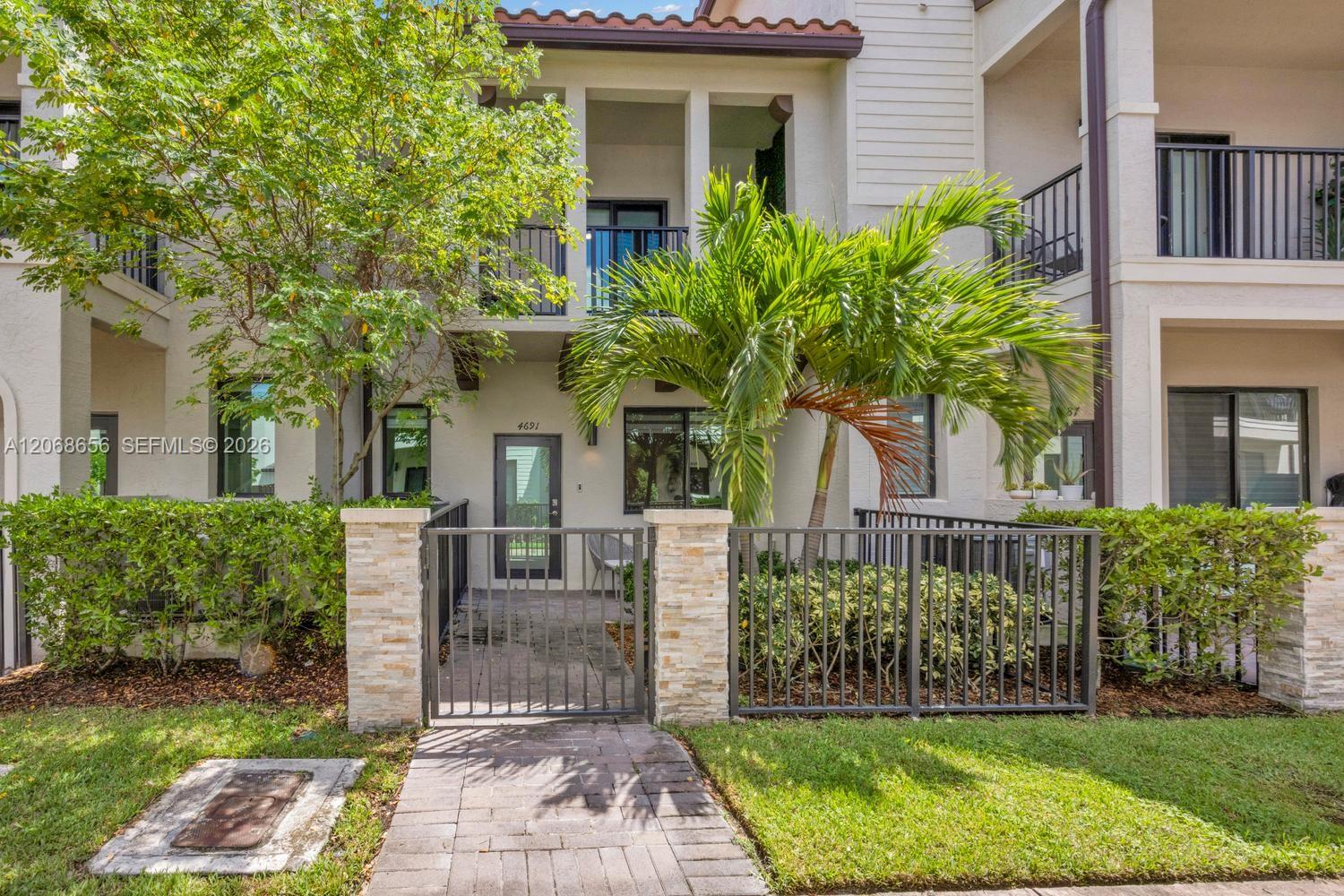 4691 NW 83rd Pkwy, Doral FL 33166