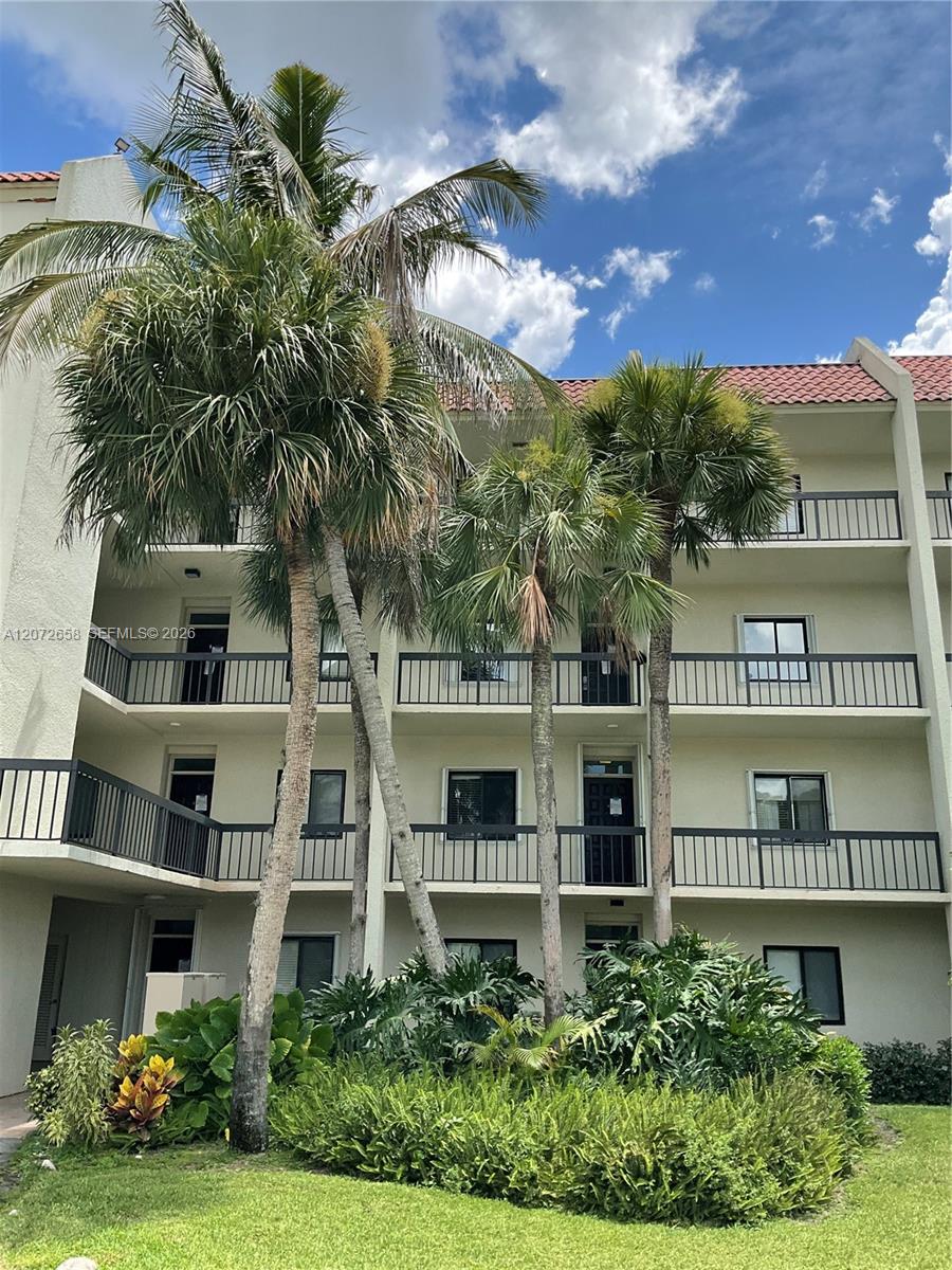 3050 Presidential Way # 403, West Palm Beach FL 33401