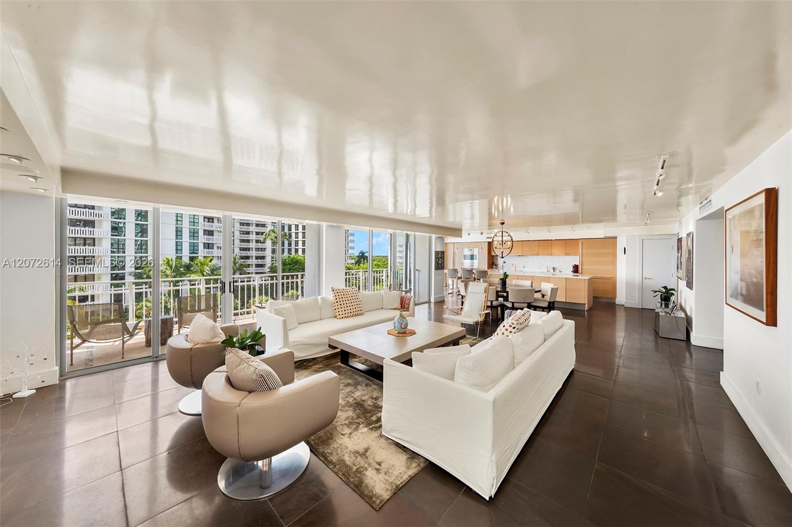 600 Grapetree Dr — Photo 4