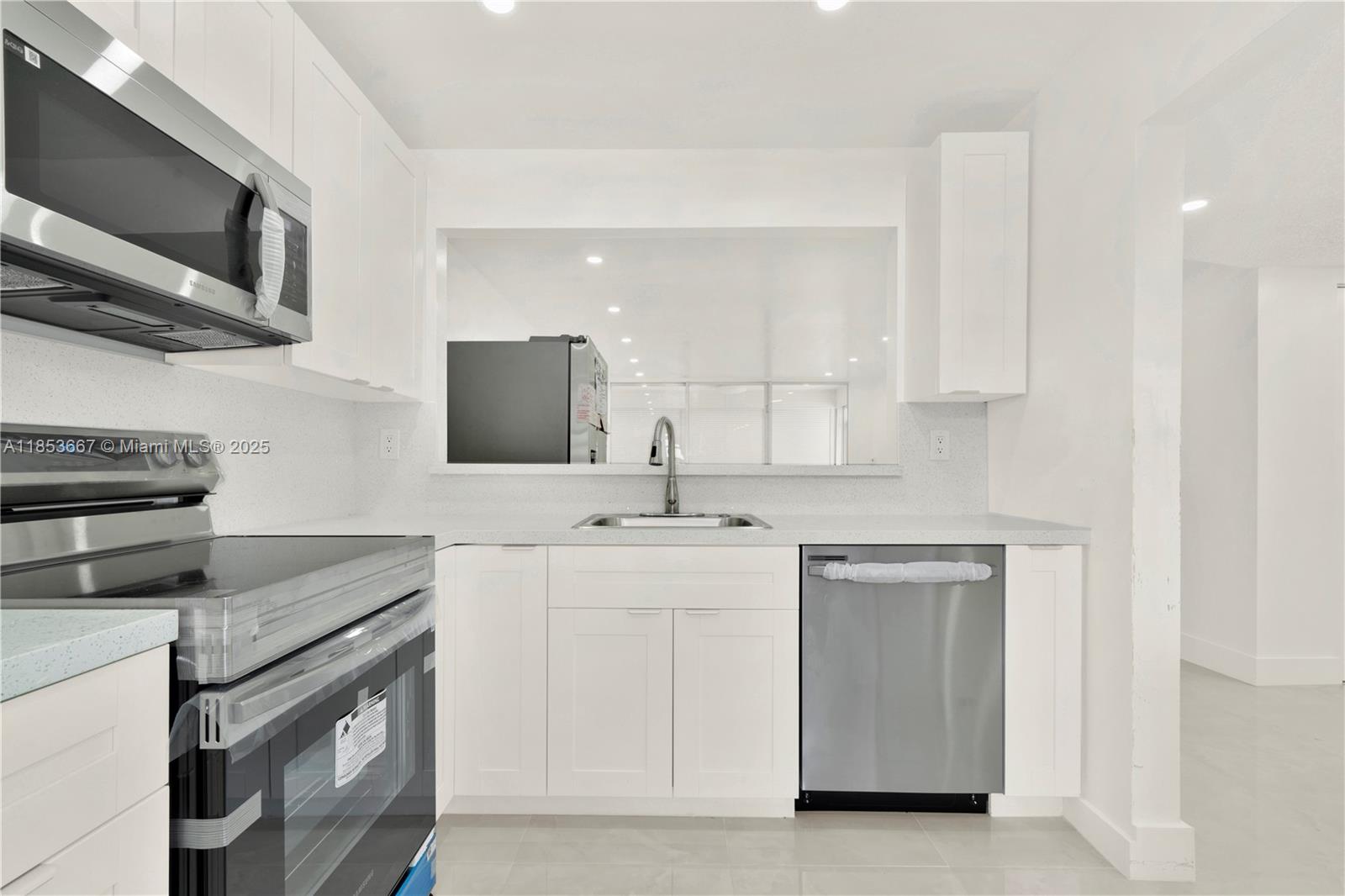 8320 Sands Point Blvd # M107 — Photo 2