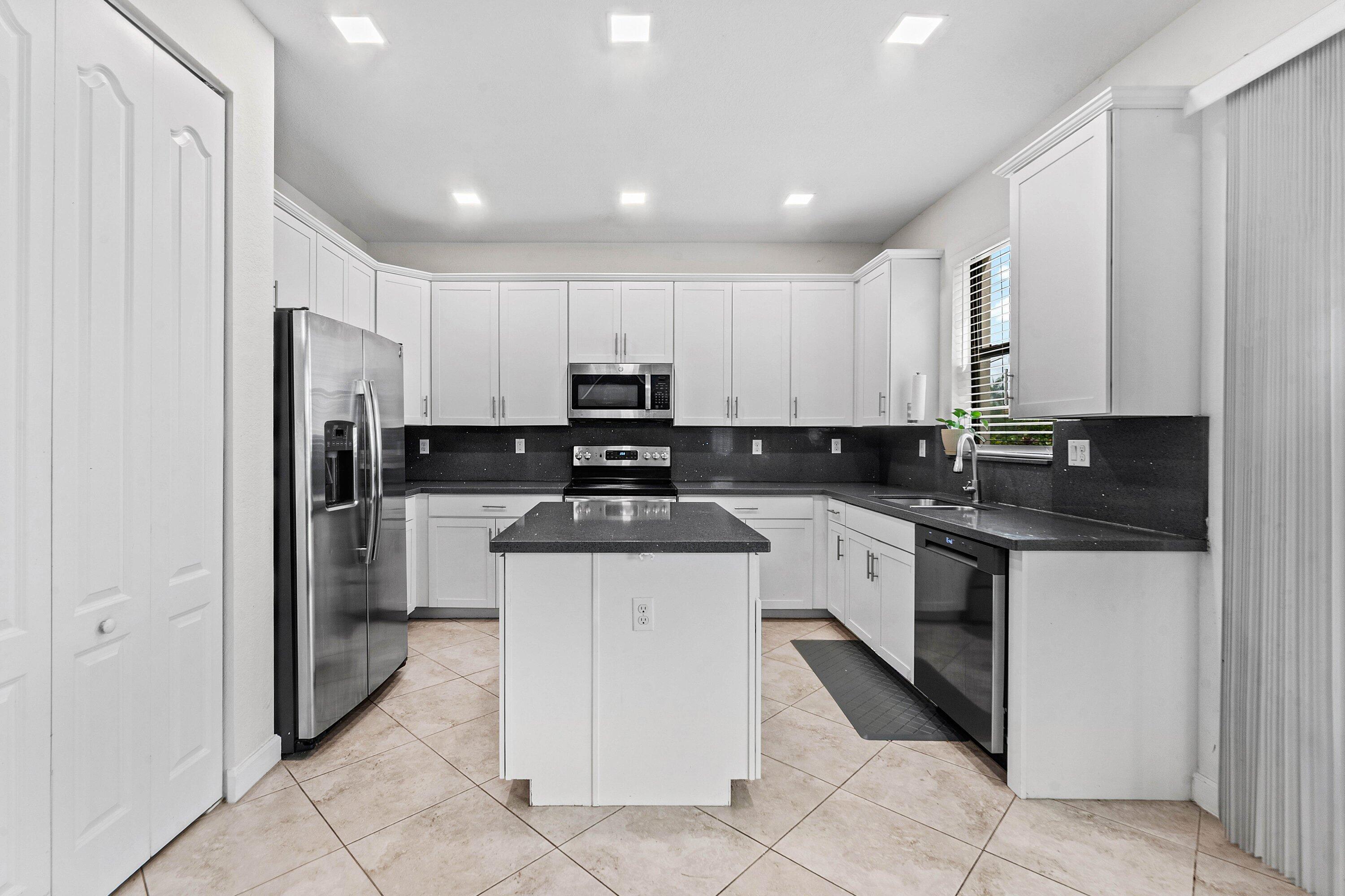 8826 Sea Chase Drive — Photo 5