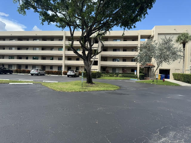 3154 Via Poinciana # 115 — Photo 4