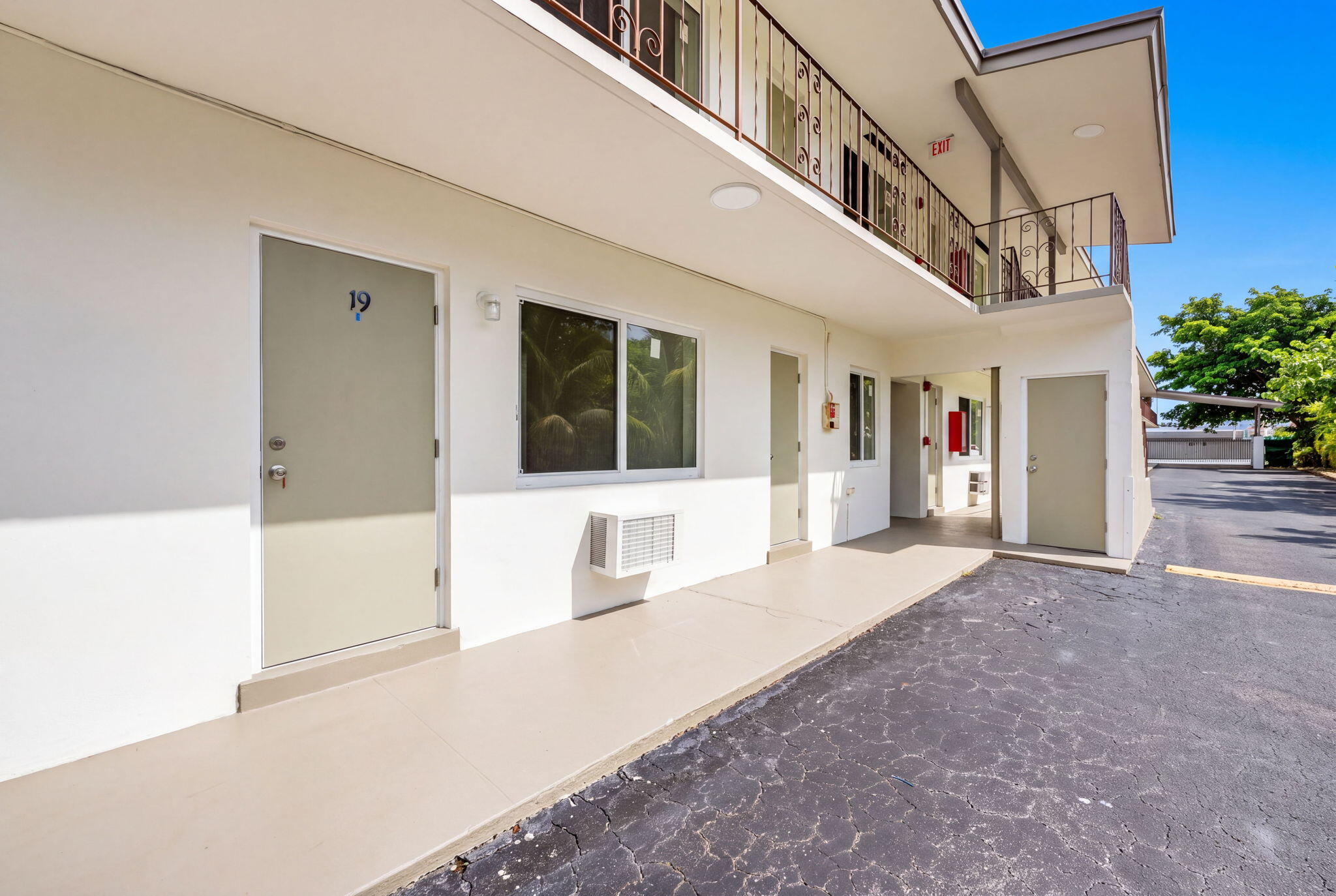 60 NW 79TH Street # 19, Miami FL 33150