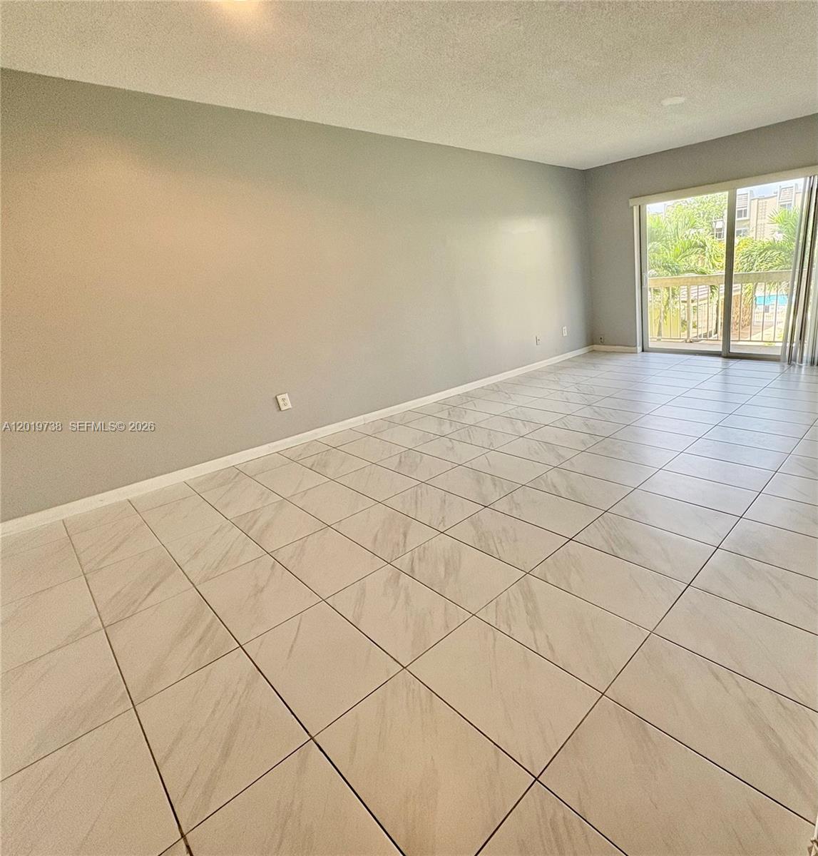 7815 N Camino Real # 216, Miami FL 33143