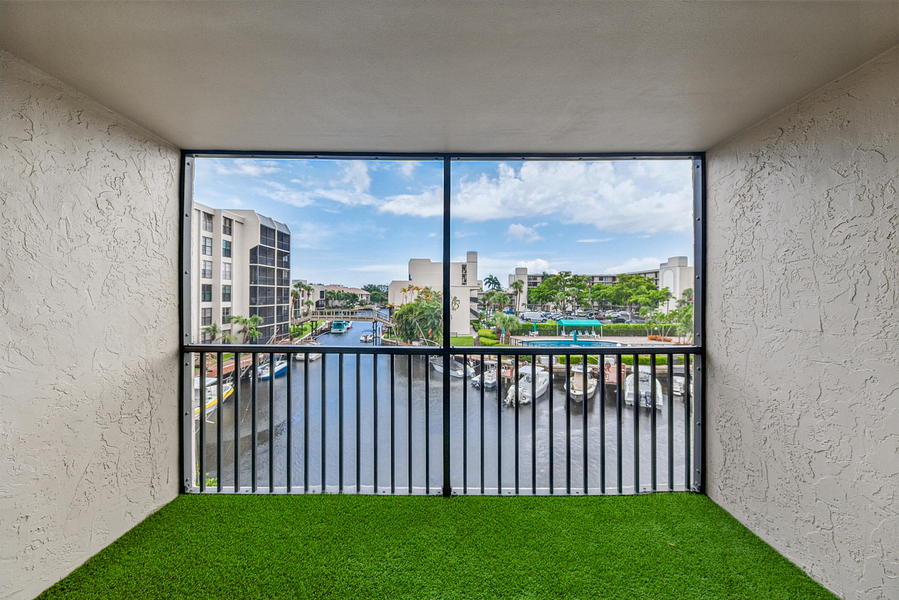 4 ROYAL PALM Way # 3020, Boca Raton FL 33432
