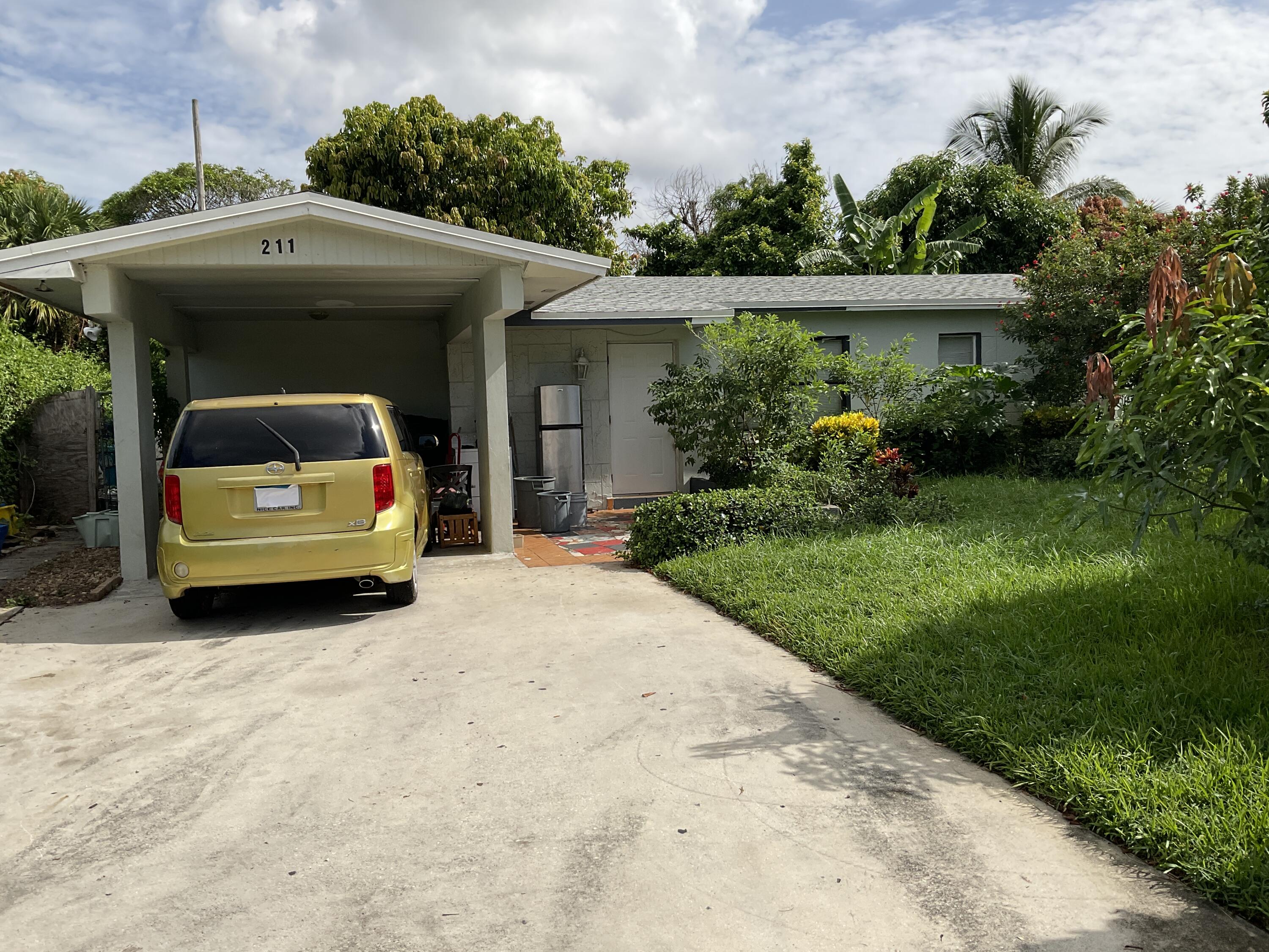 211 NE 27TH Avenue, Boynton Beach FL 33435