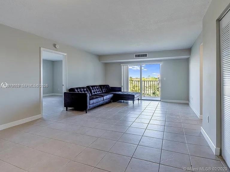 8240 SW 210th St # 319 — Photo 4